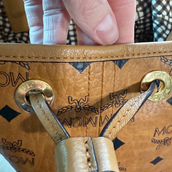 MCM Medium Liz Shopper - Picture 10 of 16